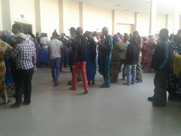 Mouvement à la cave du tribunal de Dakar /  L'adjudant Djibahirou Bâ cède son fauteuil à Mme Thiaw Mouvement à la cave du tribunal de Dakar /  L'adjudant Djibahirou Bâ cède son fauteuil à Mme Thiaw