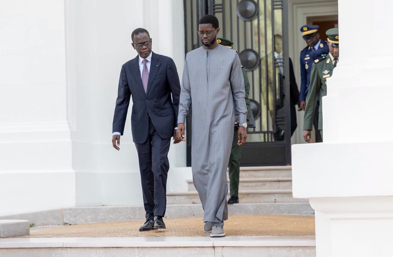 Renforcement du système de santé : Le Président Bassirou Diomaye Faye réceptionne 153 ambulances médicalisées pour les régions Renforcement du système de santé : Le Président Bassirou Diomaye Faye réceptionne 153 ambulances médicalisées pour les régions