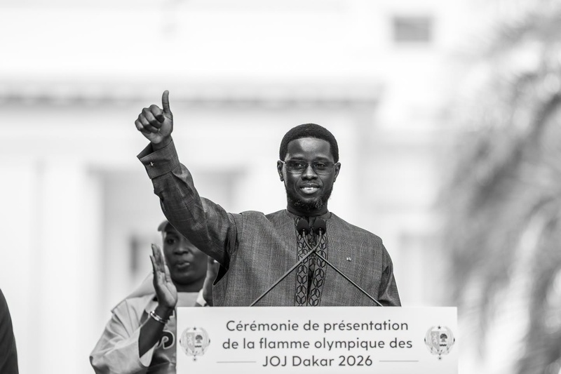 Un moment historique pour l'Afrique : Le Président Bassirou Diomaye Faye accueille la Flamme olympique à Dakar en prélude aux JOJ 2026