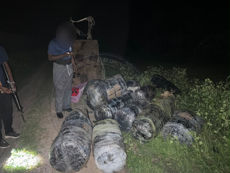 Sécurité républicaine : La gendarmerie de Mbour assène un coup de semonce magistral aux réseaux de narcotrafic à Mbodiène Sécurité républicaine : La gendarmerie de Mbour assène un coup de semonce magistral aux réseaux de narcotrafic à Mbodiène