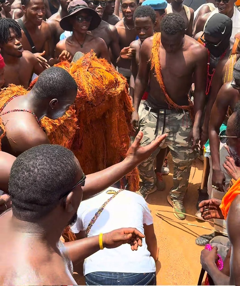 Mame Boye Diao, quand le maire s’agenouille devant la tradition et se grandit aux yeux de son peuple Mame Boye Diao, quand le maire s’agenouille devant la tradition et se grandit aux yeux de son peuple