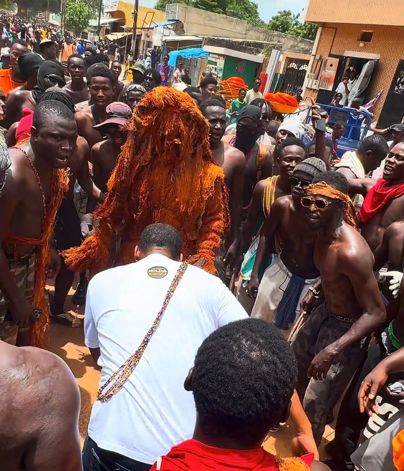 Mame Boye Diao, quand le maire s’agenouille devant la tradition et se grandit aux yeux de son peuple