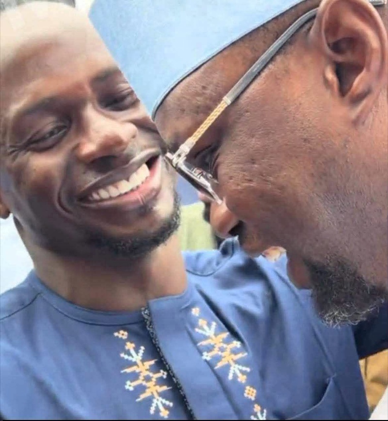 Deux fils du Sud, un même rêve : l’image forte de Sadio Mané et Ousmane Sonko à Bambali Deux fils du Sud, un même rêve : l’image forte de Sadio Mané et Ousmane Sonko à Bambali