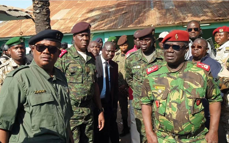 Embalo veut rentrer, les militaires disent non: Bissau au bord du bras de fer Embalo veut rentrer, les militaires disent non: Bissau au bord du bras de fer
