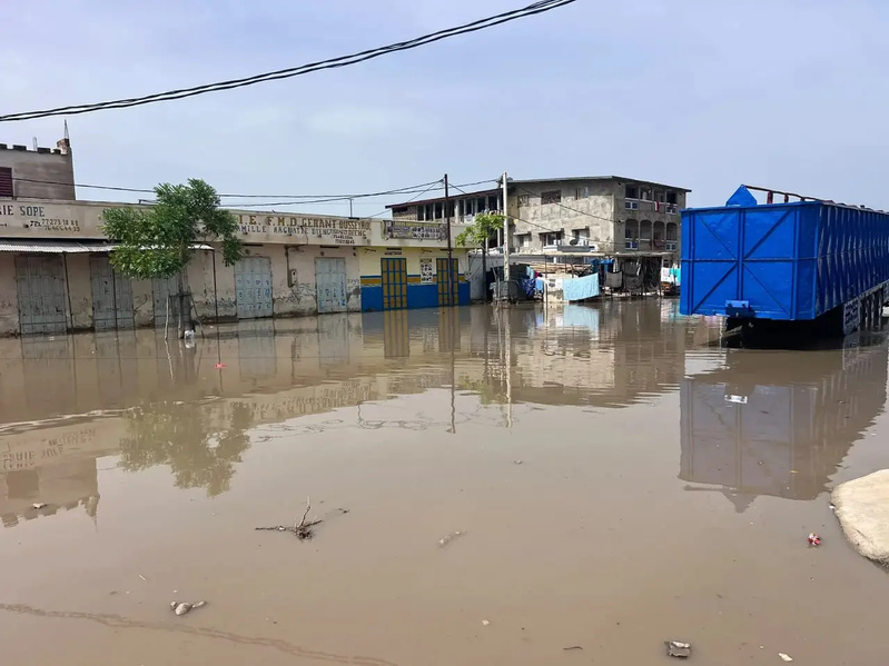 Déluge meurtrier au Sénégal : Dakar sous les eaux, deux vies fauchées et le ciel toujours menaçant