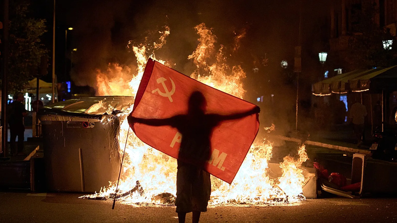 Barcelone : une manifestation pour le logement dégénère, 13 interpellations et 30 policiers blessés Barcelone : une manifestation pour le logement dégénère, 13 interpellations et 30 policiers blessés