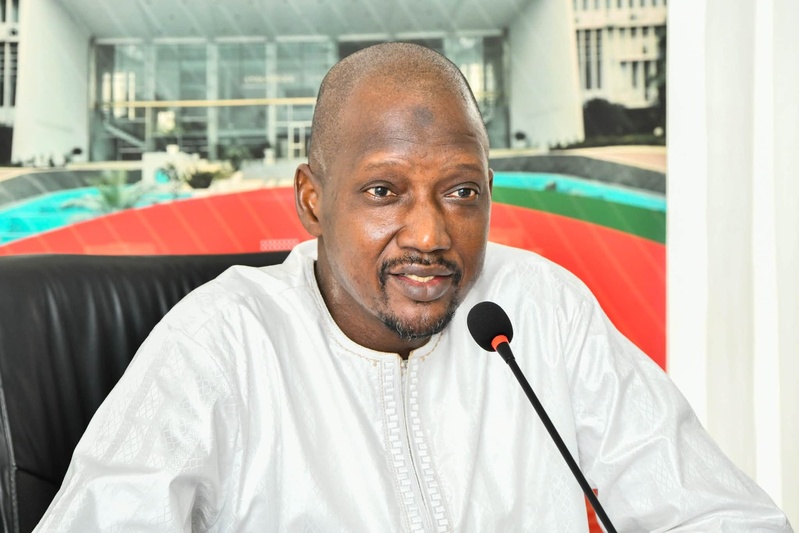 Patrimoine bâti de l’État : villas bradées, résidence officielle cédée et privilèges dorés, les révélations explosives de Yaya Abdoul Kane Patrimoine bâti de l’État : villas bradées, résidence officielle cédée et privilèges dorés, les révélations explosives de Yaya Abdoul Kane