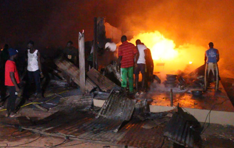 Keur Babou Diop (Nioro)-Il met le feu à la maison d’un maître coranique et disparaît dans la brousse Keur Babou Diop (Nioro)-Il met le feu à la maison d’un maître coranique et disparaît dans la brousse