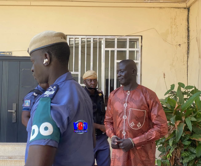 Gambie : Sanna Manjang conteste les accusations de torture et nie toute implication dans les sévices infligés à deux anciens militaires Gambie : Sanna Manjang conteste les accusations de torture et nie toute implication dans les sévices infligés à deux anciens militaires
