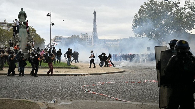 France : samedi de toutes les colères, Matignon convoque une nouvelle cellule de crise face à une mobilisation sous tension