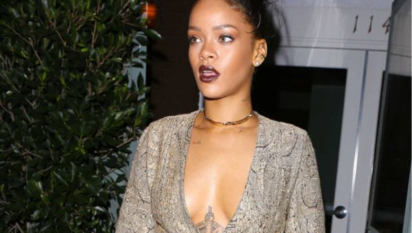 Attentat de Nice : choquée, Rihanna décide de ne pas dormir dans son hôtel Attentat de Nice : choquée, Rihanna décide de ne pas dormir dans son hôtel
