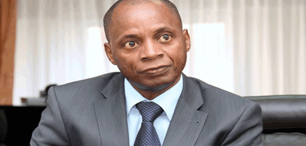 Abou LO, ancien ministre : «Macky Sall doit arrêter Farba NGOM» Abou LO, ancien ministre : «Macky Sall doit arrêter Farba NGOM»