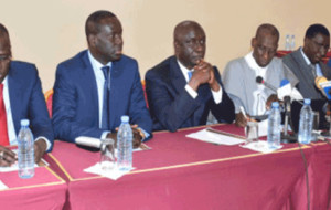 Manœuvres : La coalition ‘Goor ca waax ja’ en conclave Manœuvres : La coalition ‘Goor ca waax ja’ en conclave