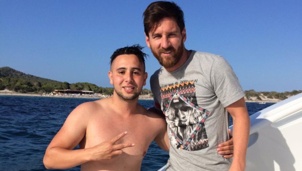 Il nage un kilomètre pour voir Messi et ne s'attendait pas à un tel accueil