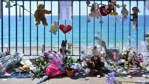 En prison pour avoir mis en vente des "objets du massacre du 14 juillet" En prison pour avoir mis en vente des "objets du massacre du 14 juillet"
