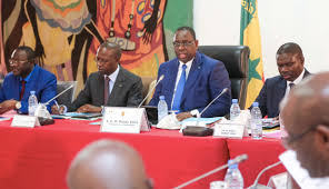 FIN DU CONSEIL DES MINISTRES CONSACRÉ À LA RÉGION DE DAKAR FIN DU CONSEIL DES MINISTRES CONSACRÉ À LA RÉGION DE DAKAR