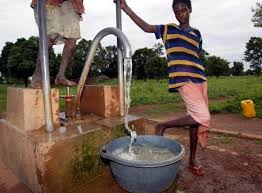 Milieu rural : une eau de mauvaise qualité de surcroît plus chère (maire) Milieu rural : une eau de mauvaise qualité de surcroît plus chère (maire)