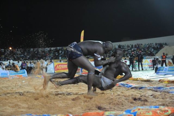 Quelques images du combat Lac De Guiers n 2/ Yekini Quelques images du combat Lac De Guiers n 2/ Yekini