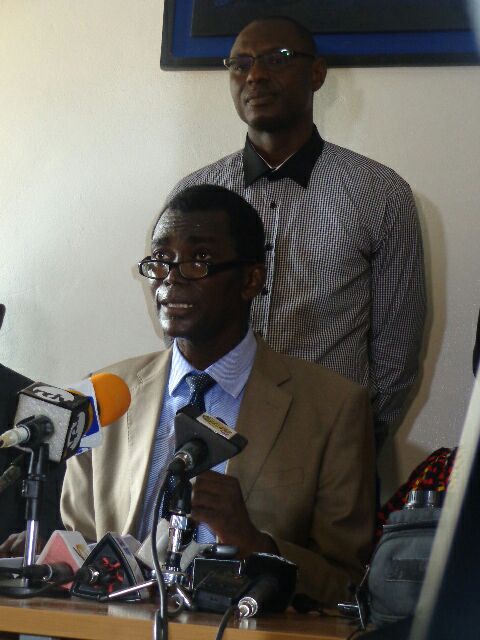 En conférence de presse, le Syndicat des travailleurs de la Justice dénonce l'indifférence de leur ministre de tutelle, Me Sidiki Kaba En conférence de presse, le Syndicat des travailleurs de la Justice dénonce l'indifférence de leur ministre de tutelle, Me Sidiki Kaba