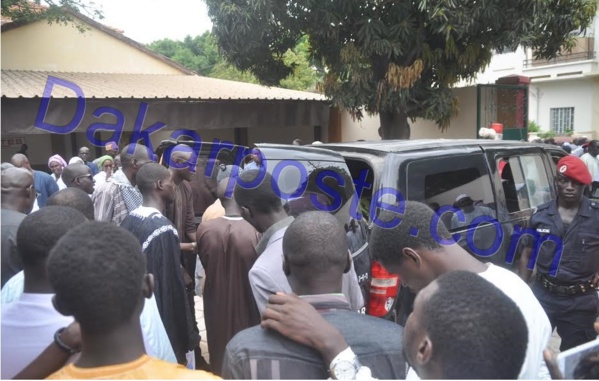 Les images de la levée du corps du défunt président de la Chambre de Commerce de Dakar Les images de la levée du corps du défunt président de la Chambre de Commerce de Dakar