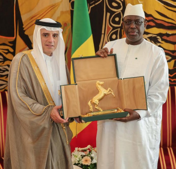 Macky Sall a bel et bien reçu le ministre des affaires étrangères Saoudien...Voici la version officielle! Macky Sall a bel et bien reçu le ministre des affaires étrangères Saoudien...Voici la version officielle!