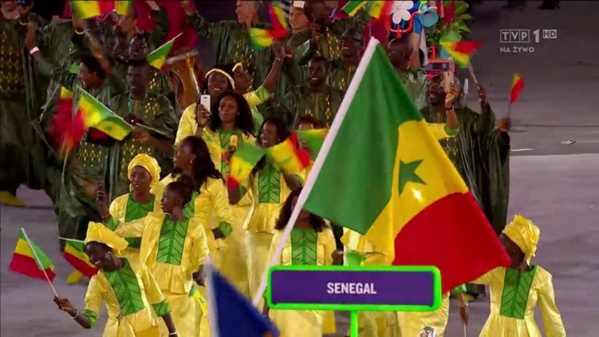 Arrêt sur image! Très beau passage de la délégation sénégalaise lors de la Cérémonie d'ouverture des JO 2016 Bonne chances aux athlètes Sénégalais!