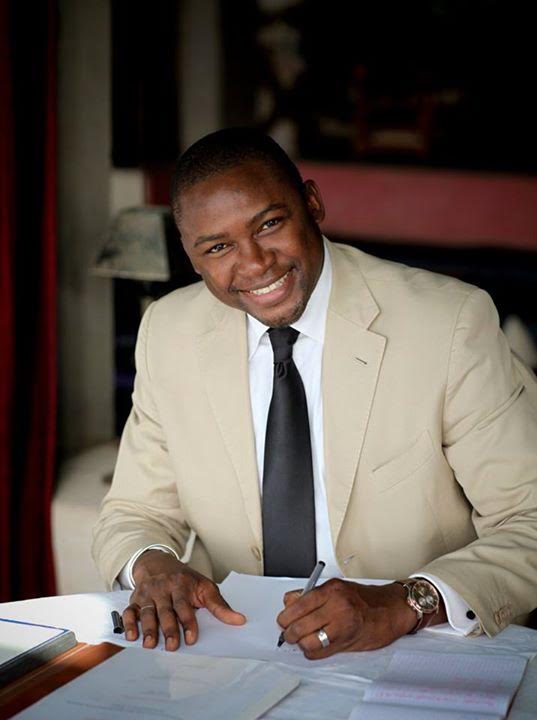 Dr Cheikh Omar Diallo rejoint Jeune Afrique à Paris (EXCLUSIVITÉ DAKARPOSTE) Dr Cheikh Omar Diallo rejoint Jeune Afrique à Paris (EXCLUSIVITÉ DAKARPOSTE)