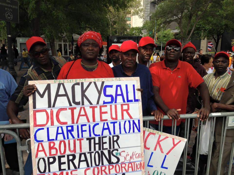 Le Président Macky Sall hué devant le siège des Nations Unies ...Deux arrestations parmi les opposants...Tanor Dieng et Aliou Sall en prennent pour leur grade...