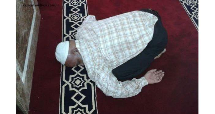 Alors que son retour  est attendu par ses élèves, l'enseignant Babacar Thioune tombe en syncope et...meurt en pleine prière