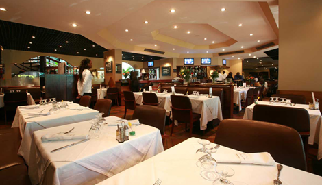 Mouvement d'humeur au Café de Rome- Les travailleurs arborent des brassards rouges Mouvement d'humeur au Café de Rome- Les travailleurs arborent des brassards rouges