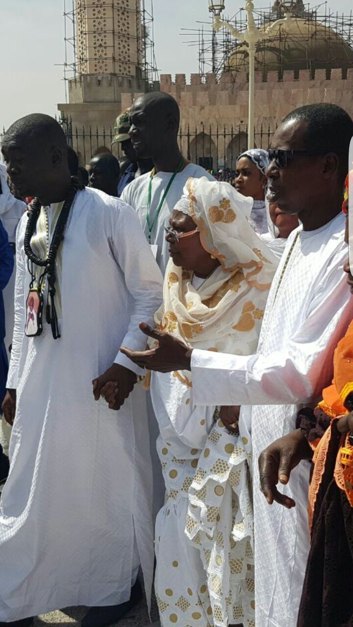 Les images touchantes du Magal de Cheikh Amar  en compagnie de sa maman Adja Ndèye Coura Ndiaye