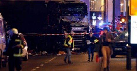 Berlin : un camion fonce dans la foule, plusieurs morts