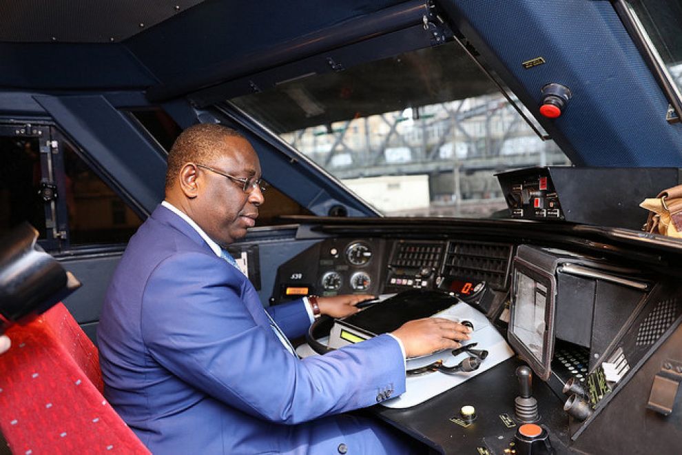 Macky sait conduire un train