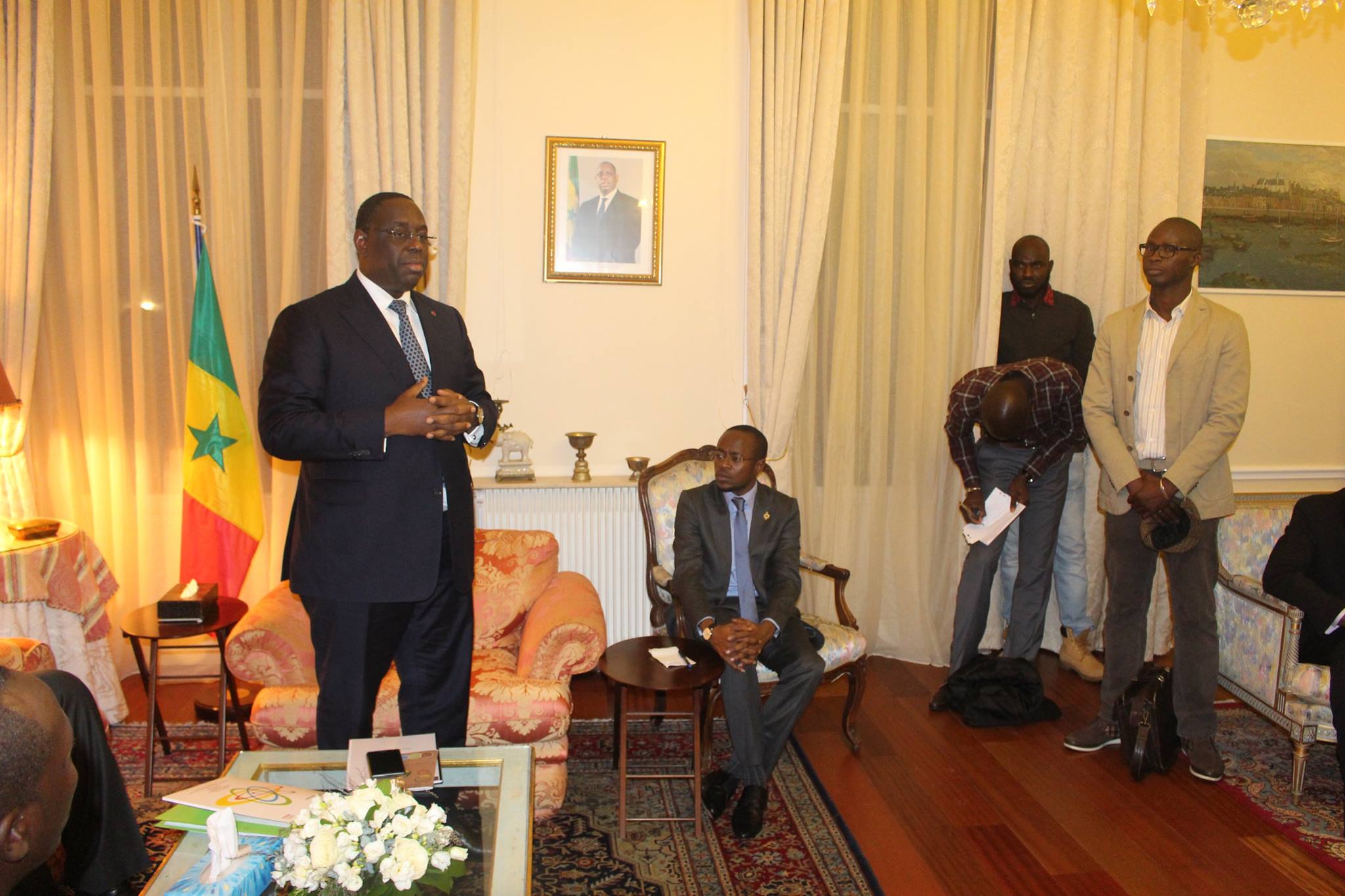 Des militants de l'Apr se donnent en spectacle pour les 20.000 euros offerts par le Pr Macky Sall