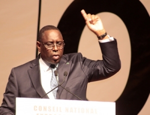 Macky Sall : « Il faut éviter la malédiction du pétrole » Macky Sall : « Il faut éviter la malédiction du pétrole »