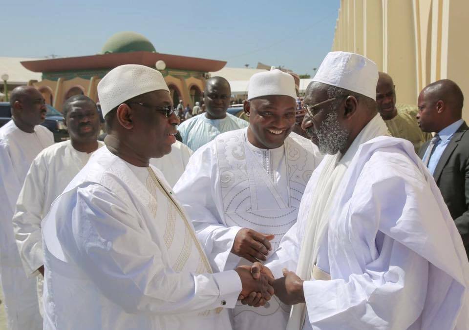 Les images de la prière du vendred des Pr Barrow et Sall  à la mosquée Omarienne