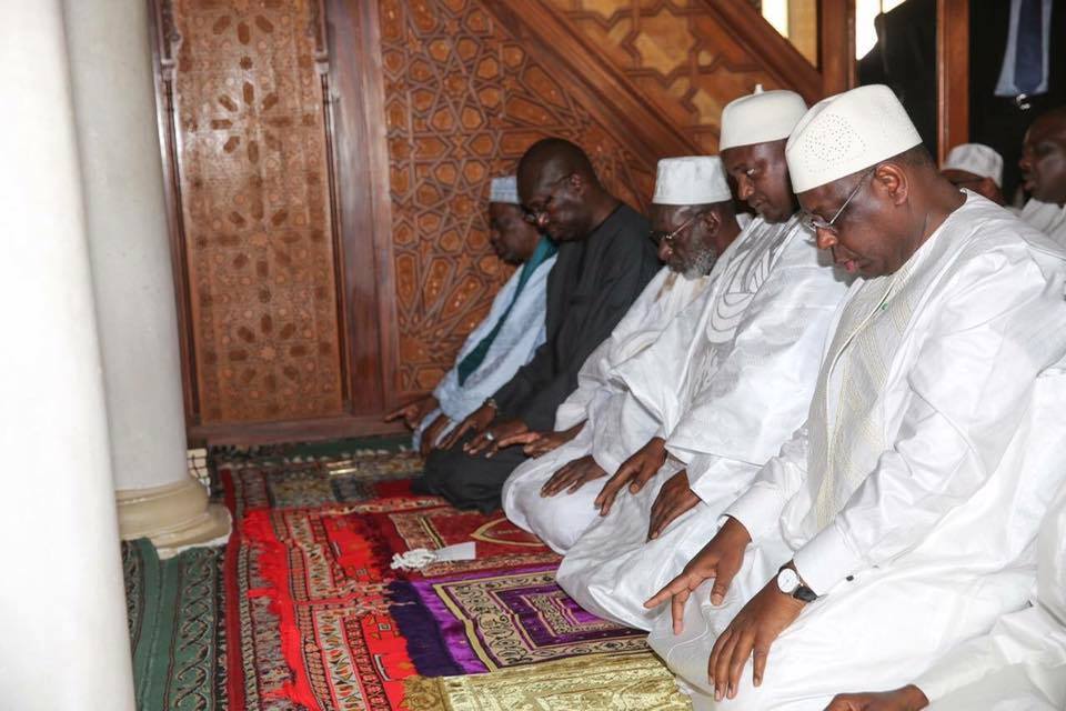 Les images de la prière du vendred des Pr Barrow et Sall  à la mosquée Omarienne