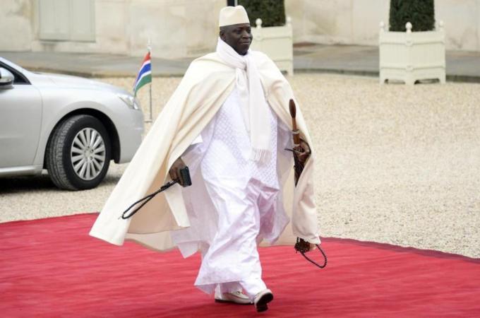 Yahya Jammeh à embarqué dans l’avion d’Alpha Condé à l’aéroport de Banjul en Gambie