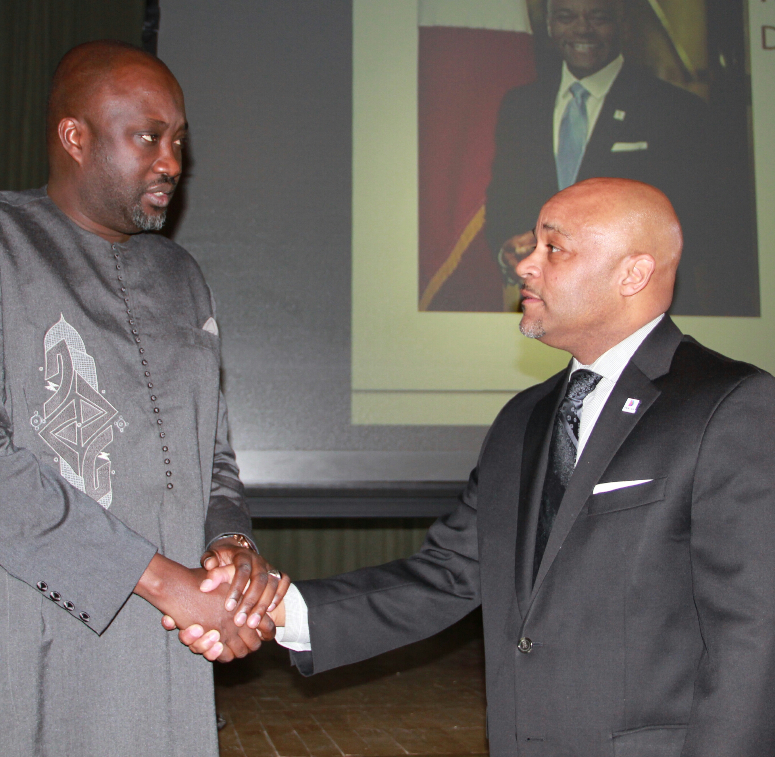 Maodo Malick Mbaye présente à Denver le «Prix Macky Sall» - Le maire de la ville soutient l’initiative