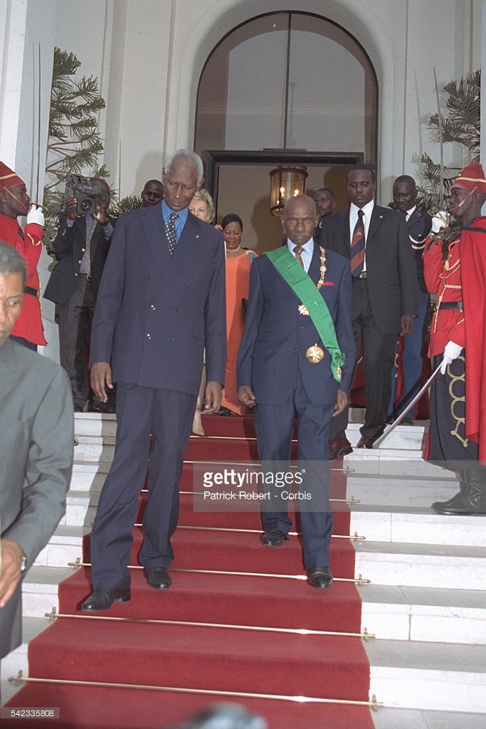 Souvenirs: Quand Abdou Diouf et Elizabeth quittaient le Palais en 2000