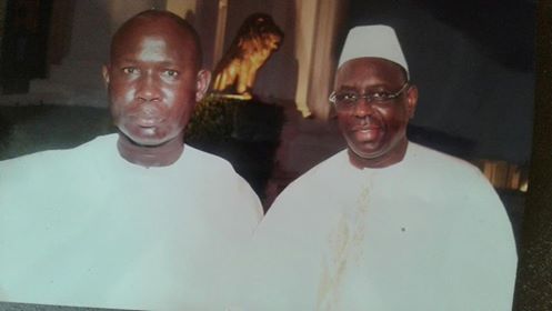 Bachir Ndiaye pose ici avec son mentor, le Pr Macky Sall