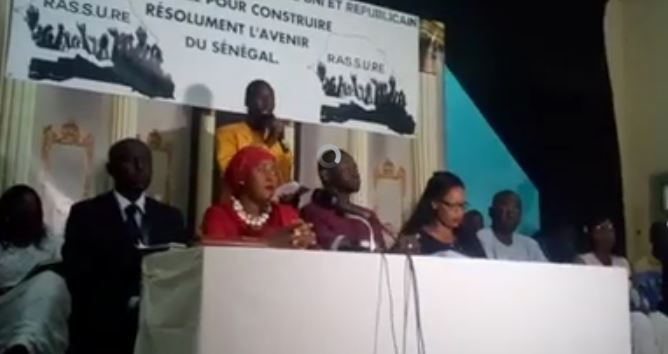Direct ancienne mairie Medina: les pro-Khalifa face à la presse