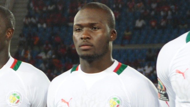 Pour avoir inscrit un but en hors-jeu : Moussa Sow traîné devant la barre par un …