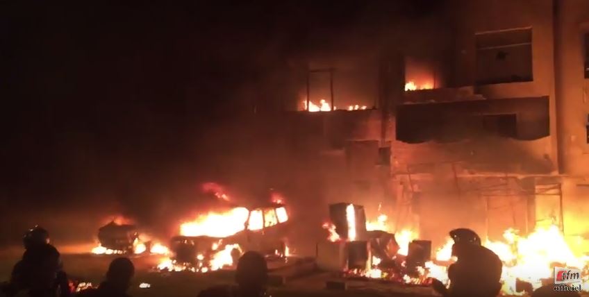 Un immeuble prend feu à ouest foire...