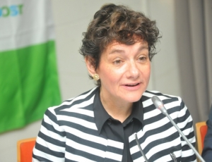 "Le Ter et Air Sénégal ne sont pas nécessaires", selon la directrice des Opérations de la Banque mondiale qui refuse de participer au financement "Le Ter et Air Sénégal ne sont pas nécessaires", selon la directrice des Opérations de la Banque mondiale qui refuse de participer au financement