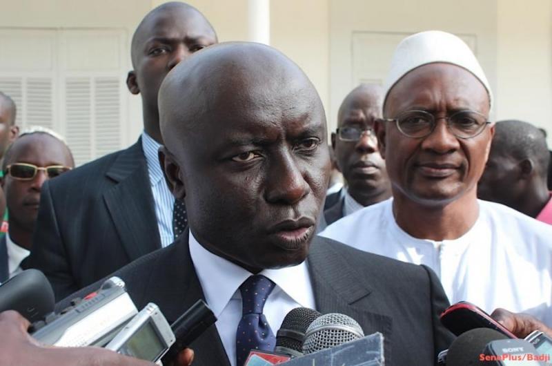 Idrissa Seck rejette la proposition Macky Sall : "Sa démarche s’inscrit dans un vaste plan de fraude"drissa Seck, membre de la coalition Manko Taxawu Senegaal "rejette fermement" la proposition du Président Macky Sall de faire voter avec les ancienne
