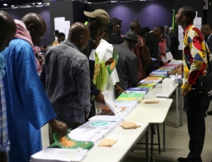 Vidéo-Désordonnées élections législatives: la bagarre de Montreuil Vidéo-Désordonnées élections législatives: la bagarre de Montreuil