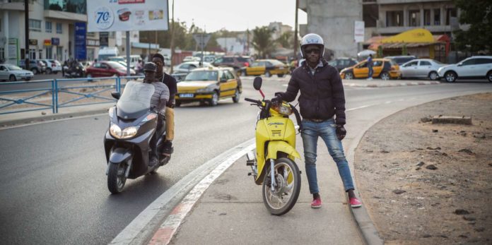 Au Sénégal, un reporter-GPS dans les embouteillages de Dakar (photos)