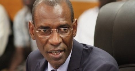 Pourquoi les cartes biométriques ont coûté 50 milliards Pourquoi les cartes biométriques ont coûté 50 milliards