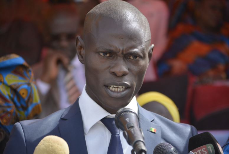 Que reproche t'on au ministre en charge des Inondations et de la Requalification des banlieues? Que reproche t'on au ministre en charge des Inondations et de la Requalification des banlieues?